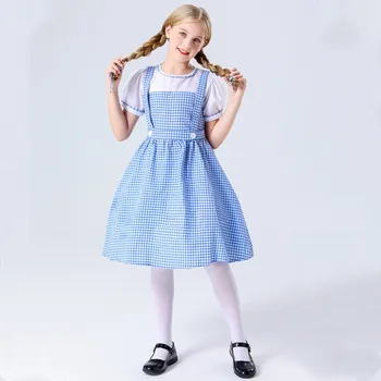 Детско традиционното дебнещ рокля в синьо клетка за Октоберфест