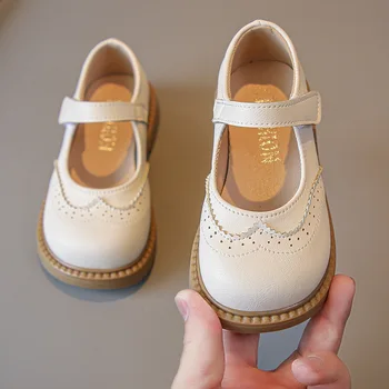Мека детски обувки, однотонная универсална обувки с кръгло бомбе в британския стил за деца, кука и контур за момичета 2023 Новата пролетно детски обувки, Нова