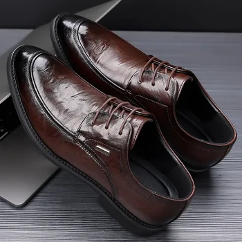 Мъжки кожени обувки 2023, лятна нова кожена ежедневни обувки в бизнес стил в британския стил, благородна банкетная обувки